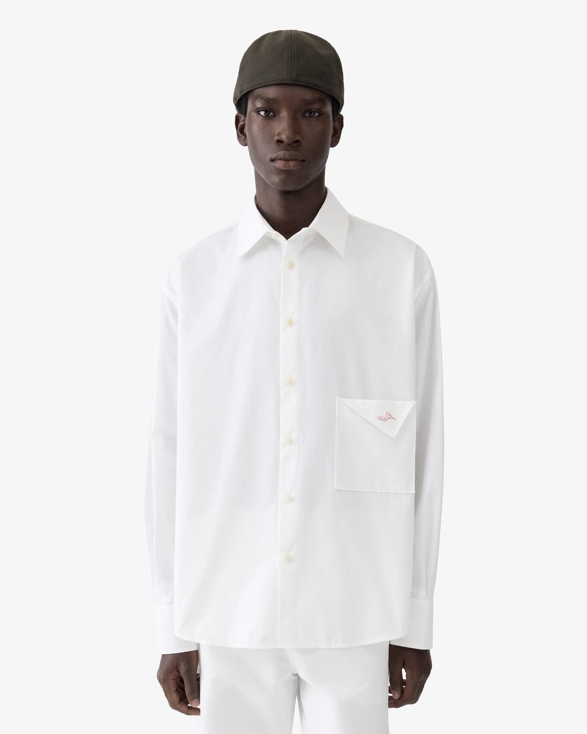 Camicia con taschino ripiegato.