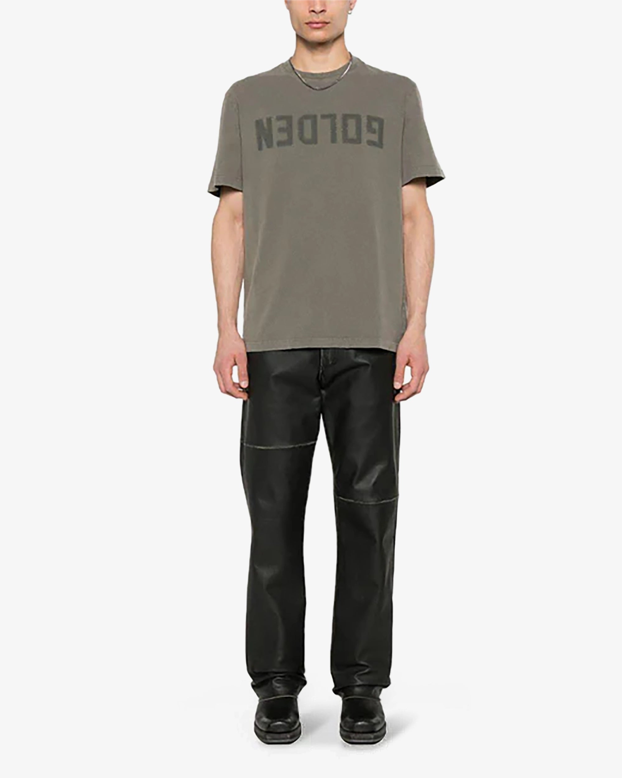T-shirt distressed