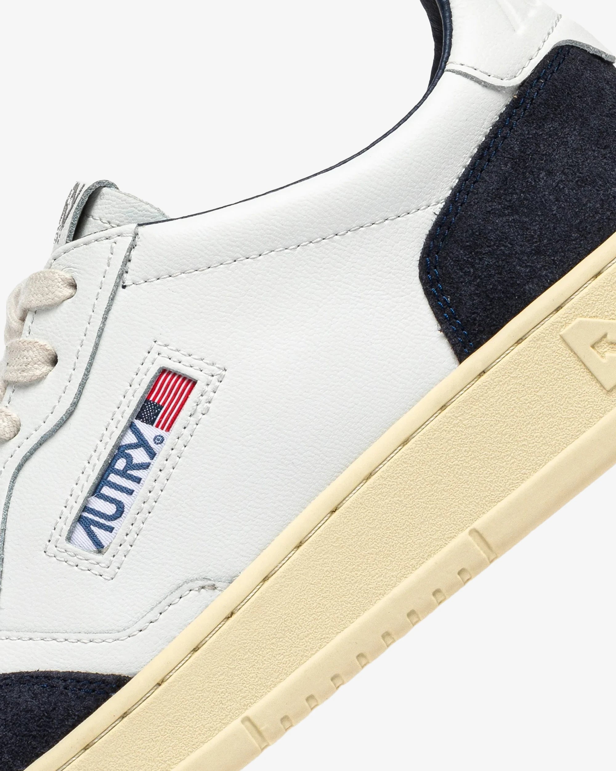 MEDALIST LOW IN PELLE BIANCA E SUEDE BLU