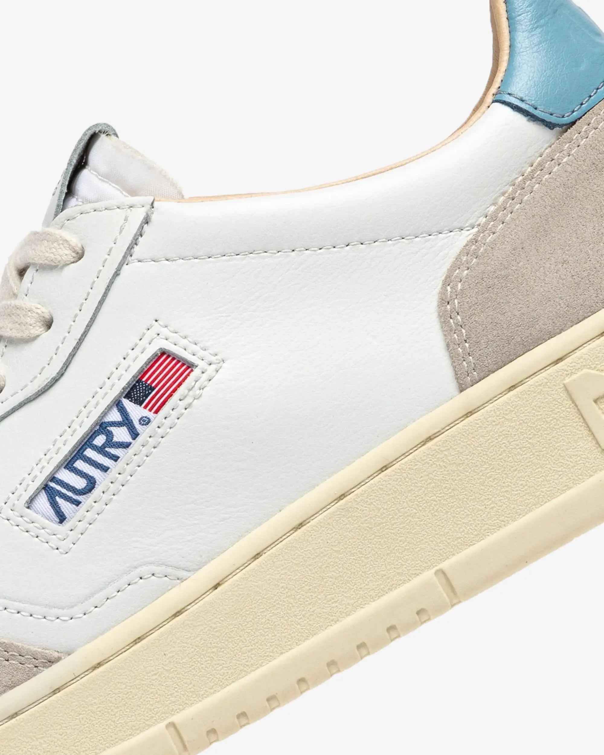 MEDALIST LOW IN SUEDE E PELLE BIANCA E AZZURRO