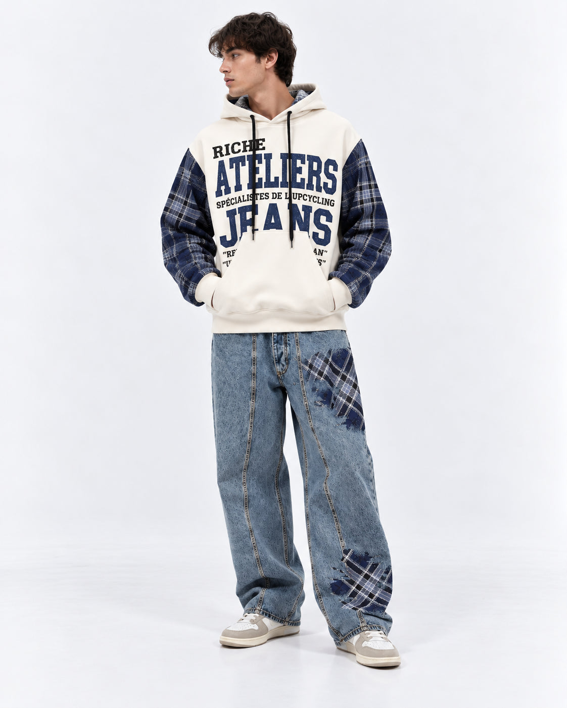 FELPA OVERSIZE CON CAPPUCCIO
