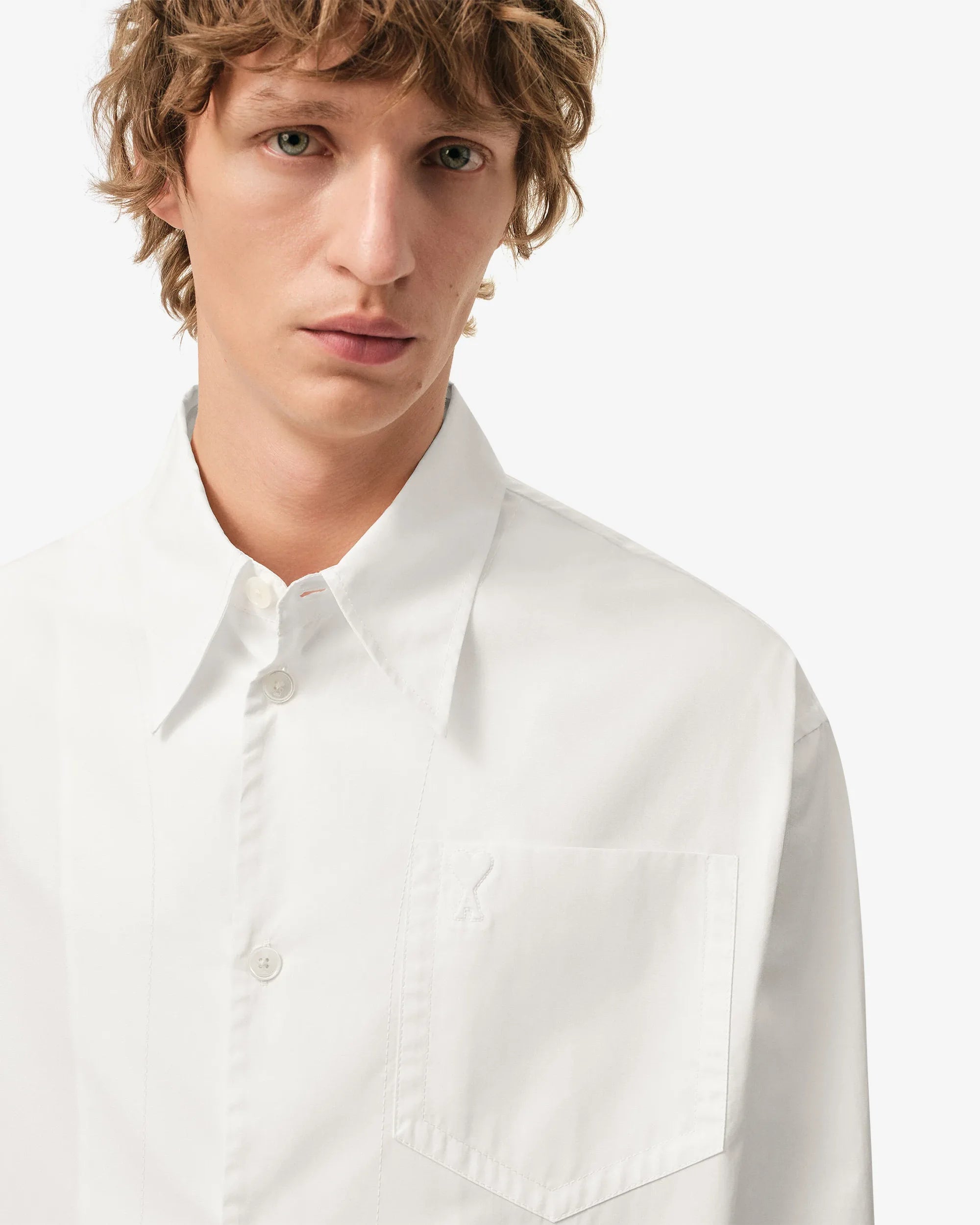 Camicia ampia con colletto a punta