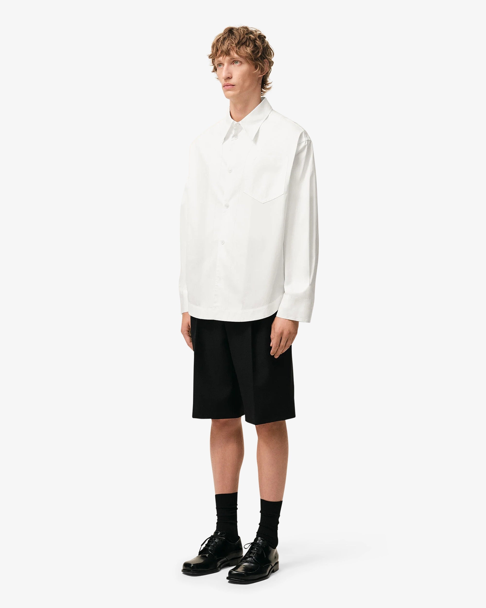 Camicia ampia con colletto a punta