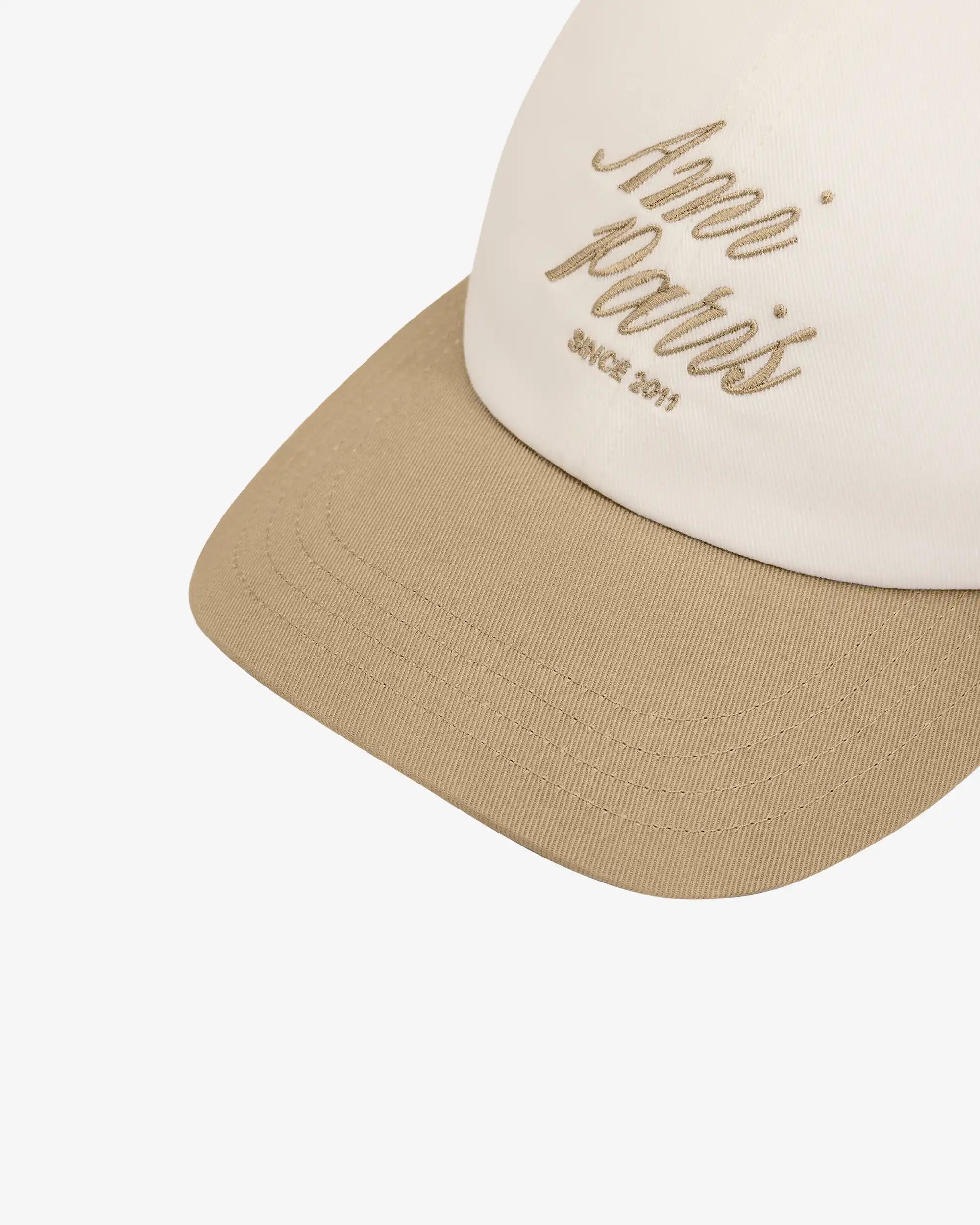 Cappellino da baseball bicolore.